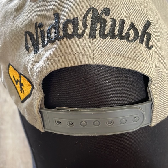 Vidakush grey flat brim SnapBack - Picture 3 of 4